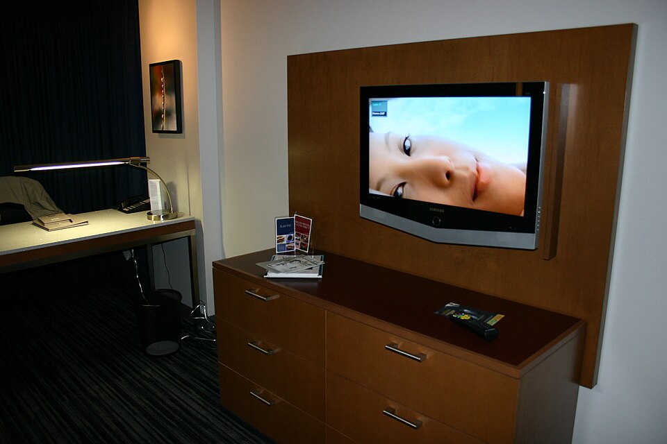 32-inch Smart LED TV
